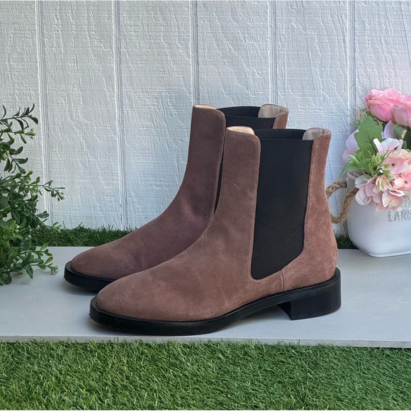 Stuart Weitzman
Women's Brown Cline Sleek Chelsea
Boot Brown size 8 fits 7.5 New - Picture 8 of 15
